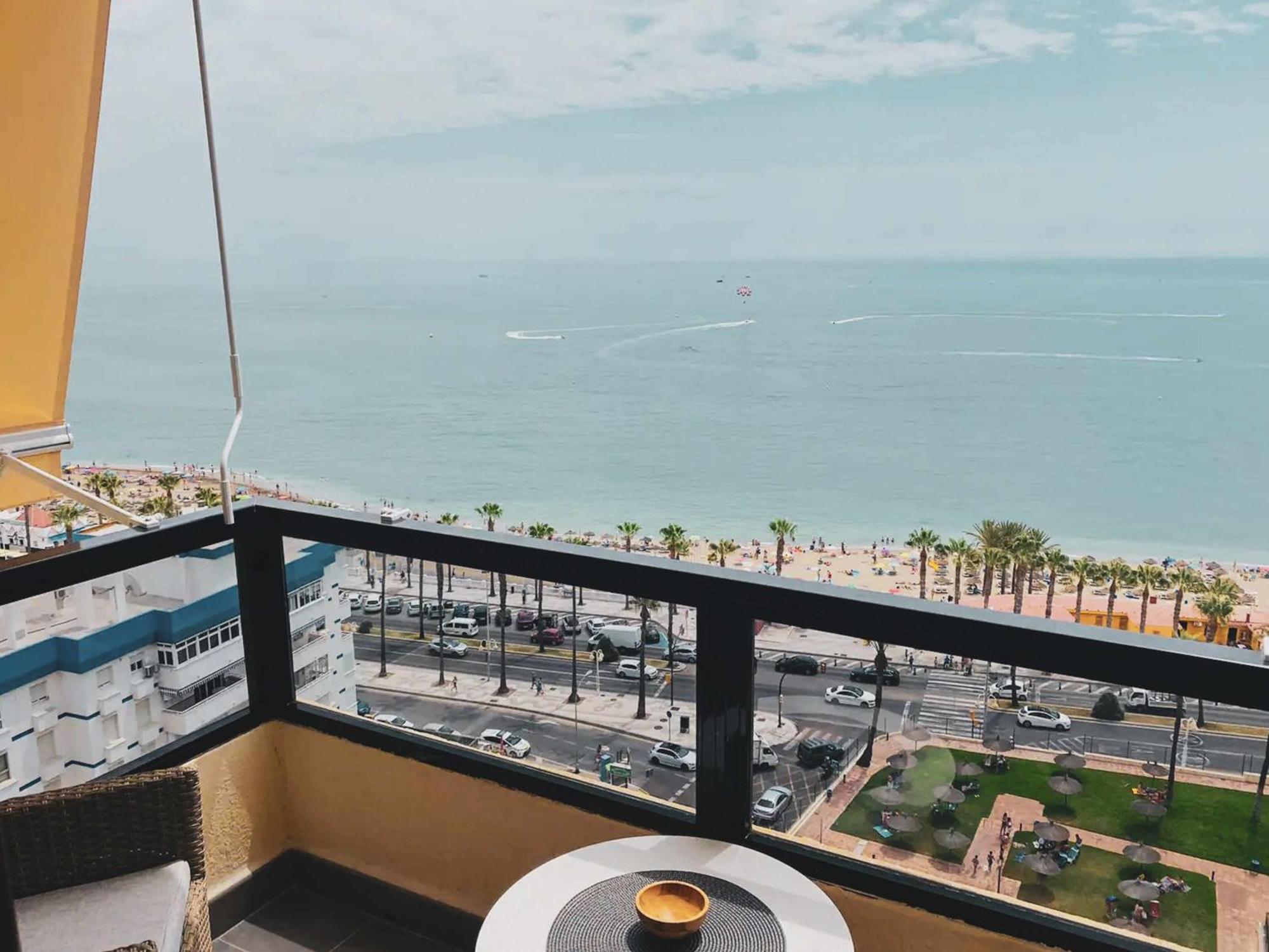 Precioso Apartamento En Primera Linea De Playa Benalmadena Exterior photo